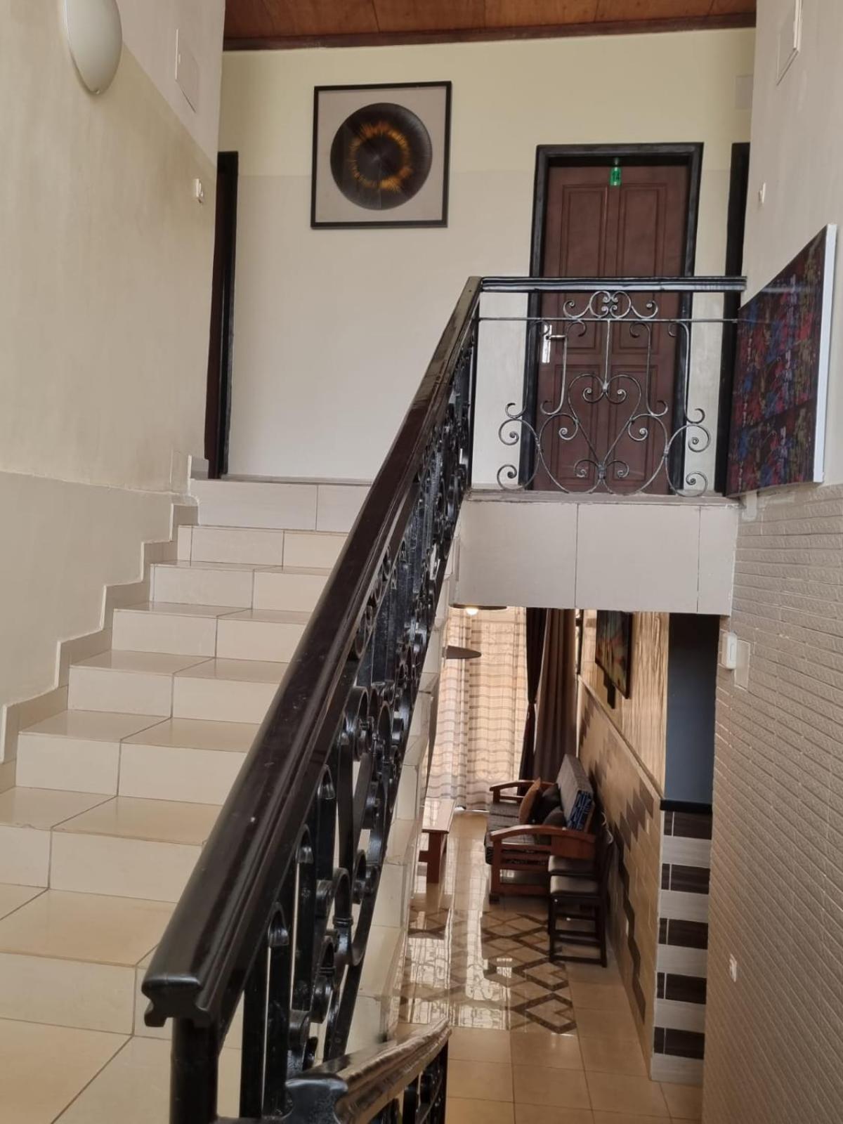Appart Hotel Mireille Яунде Экстерьер фото