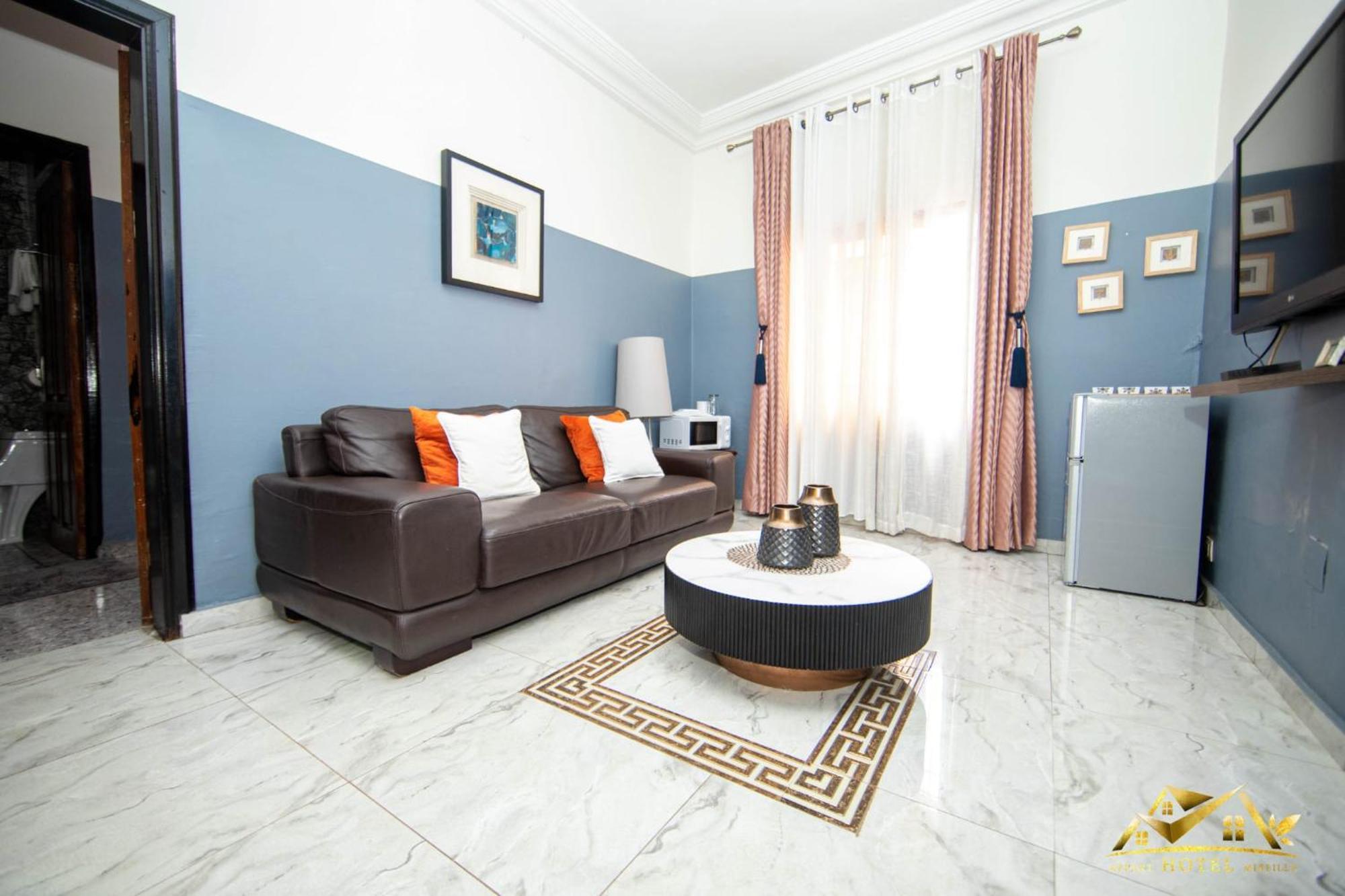Appart Hotel Mireille Яунде Экстерьер фото